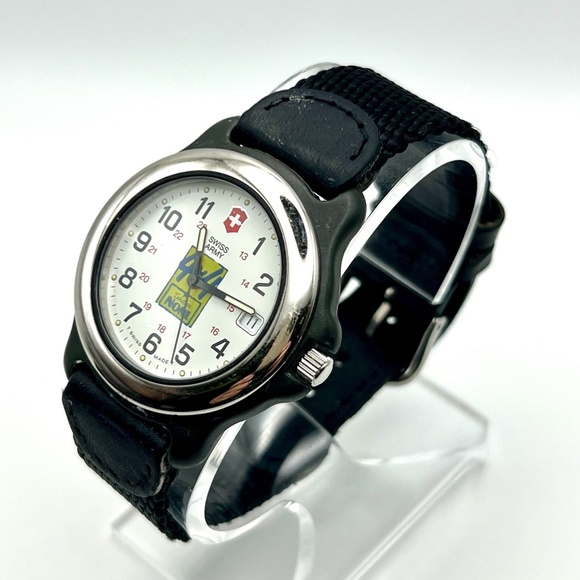 Vintage Unisex 90s Victorinox Swiss Army Nylon and Leather Strap Watch Working - Picture 5 of 11